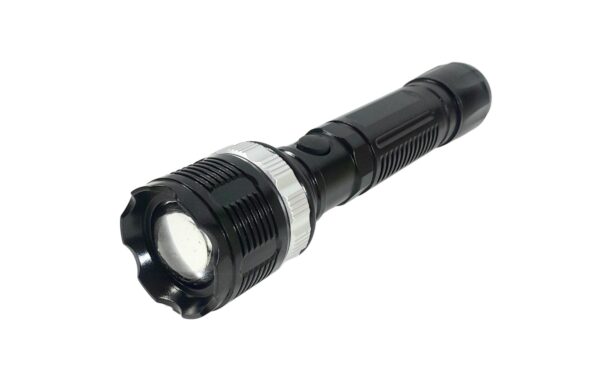 9" Rotating Focus Flashlight 'F186' (Uses 2 D Size Batteries)